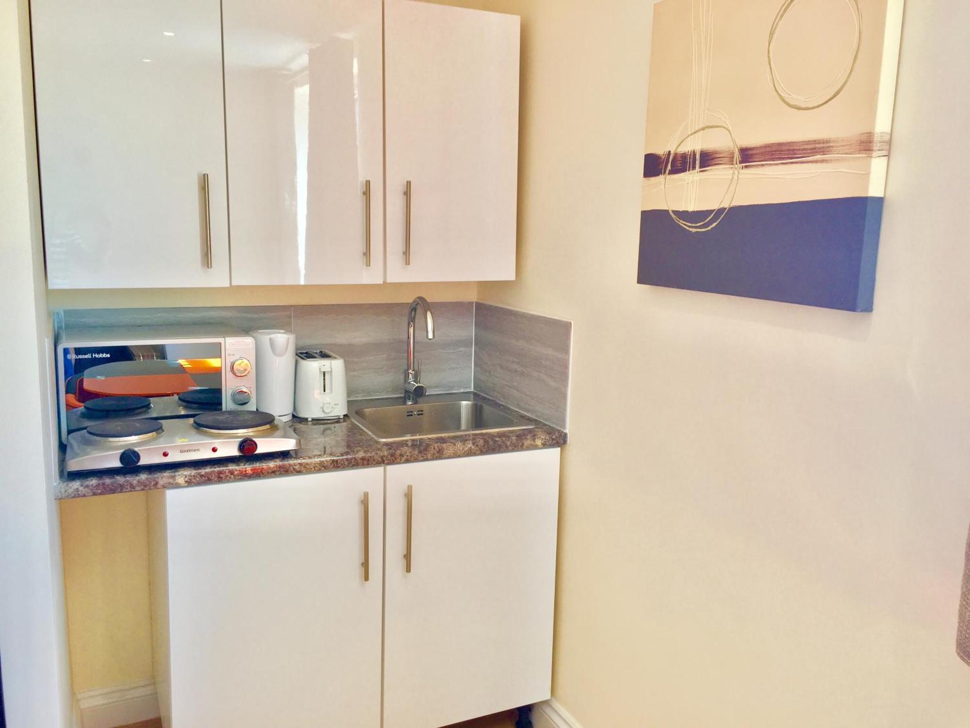 1 Bedroom Apartment, Reception ,Kitchenette, Private Bathroom Ilford Exterior photo